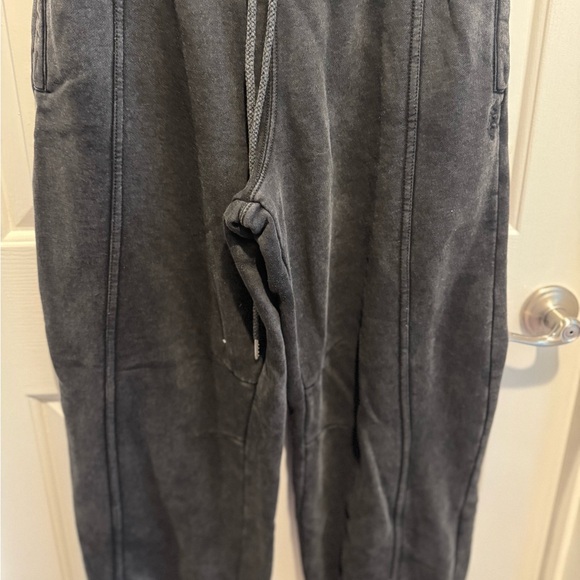 FP Movement Charcoal Black Jogger Sweatpants Size M - Picture 3 of 16